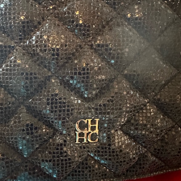 Authentic Carolina Herrera quilted crossbody bag - Picture 7 of 10